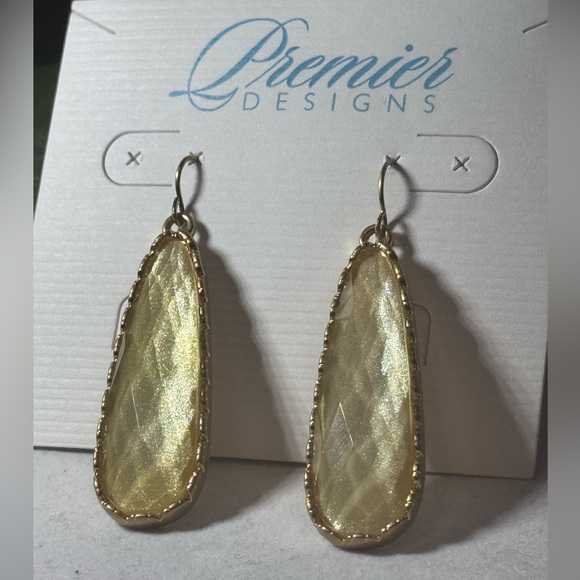 Premier Designs Elongated Teardrop Iridescent Gold Tone Dangling Earrings 2.25in - Picture 6 of 10